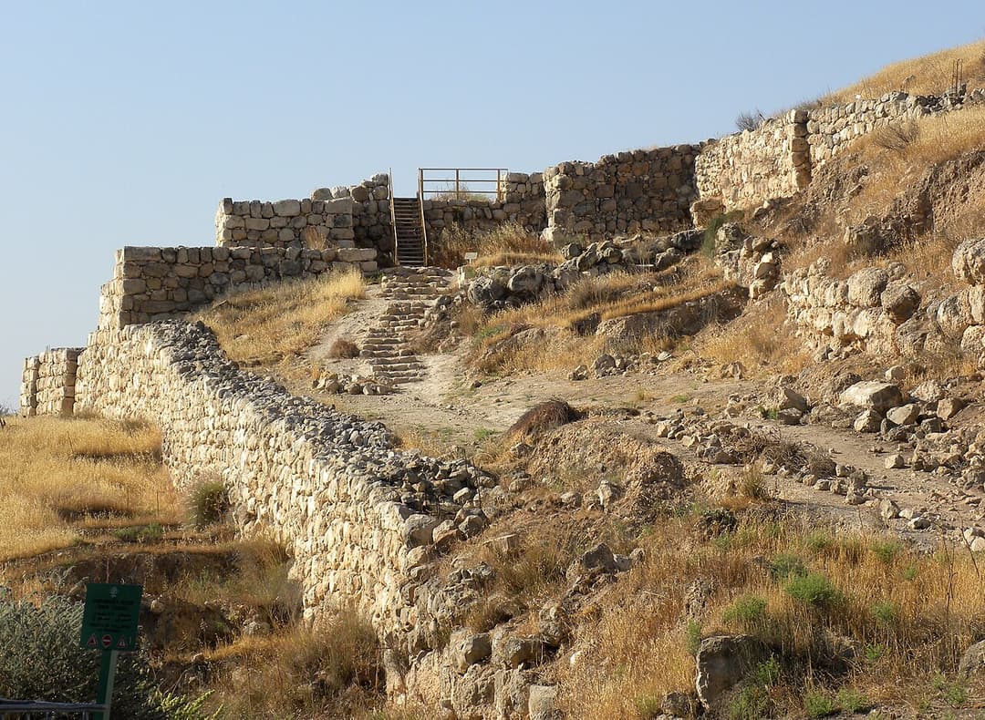 Dzban z Lakisz a kult bogini Elat. Odkrycie archeologiczne