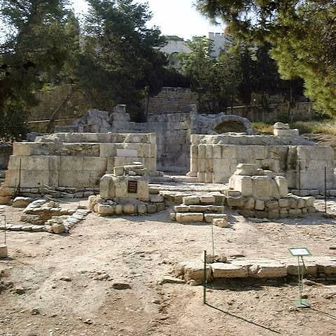 Emaus — spór o trzech kandydatów: Nikopolis, Abu Ghosh, el-Kubeibeh