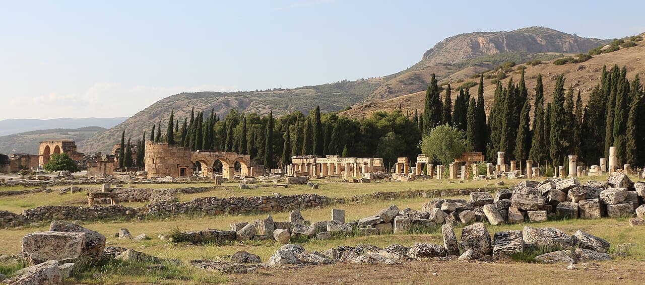 Hierapolis: gorące źródła i grób Filipa